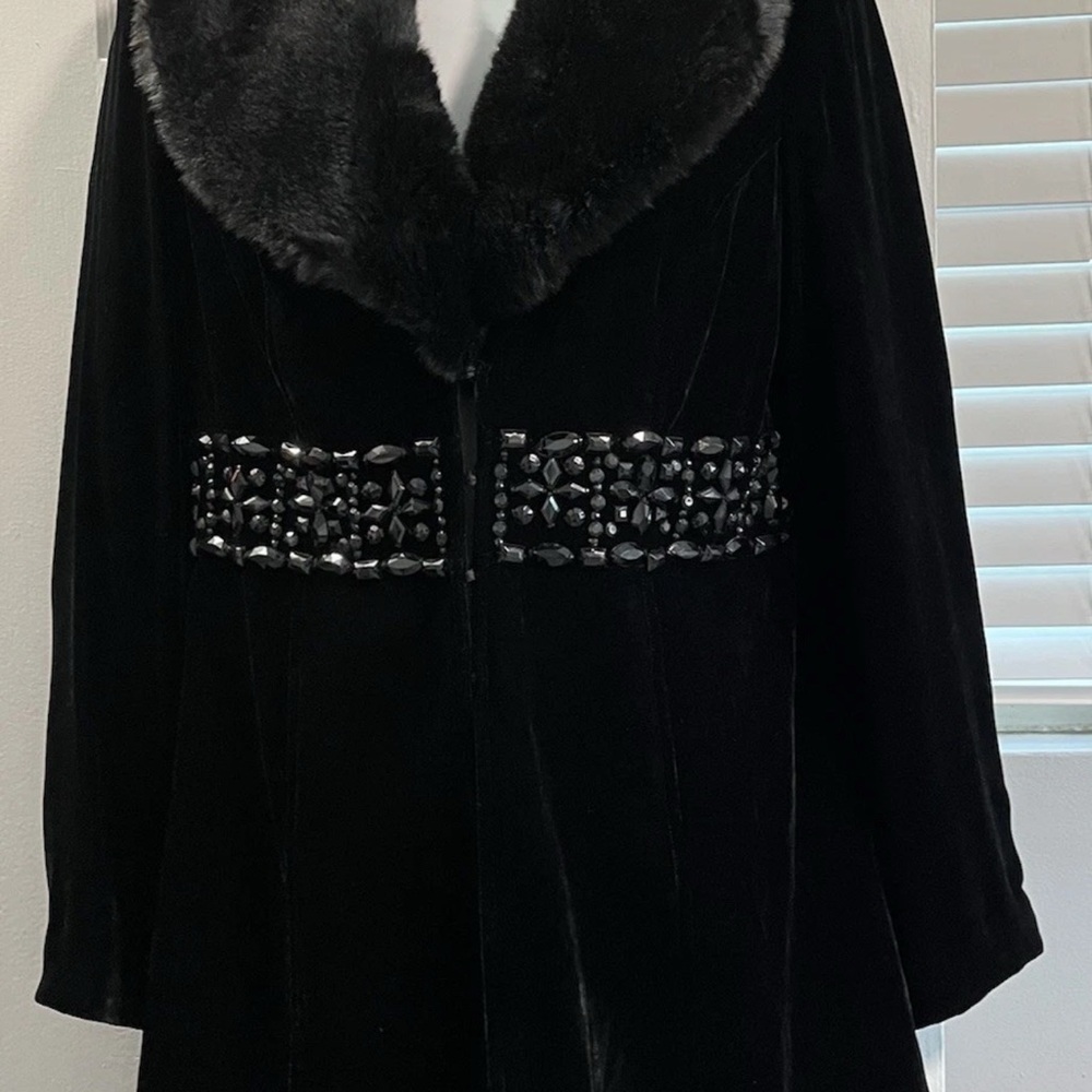 White House Black Market Black Embellished Top sz sm